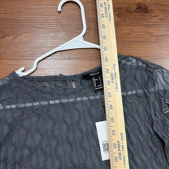 Forever 21 Women’s Chevron Jacquard Cutout Crop Top Gray Large - Picture 9 of 13